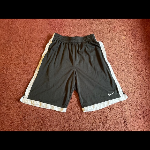Nike Basketball shorts - Picture 2 of 3